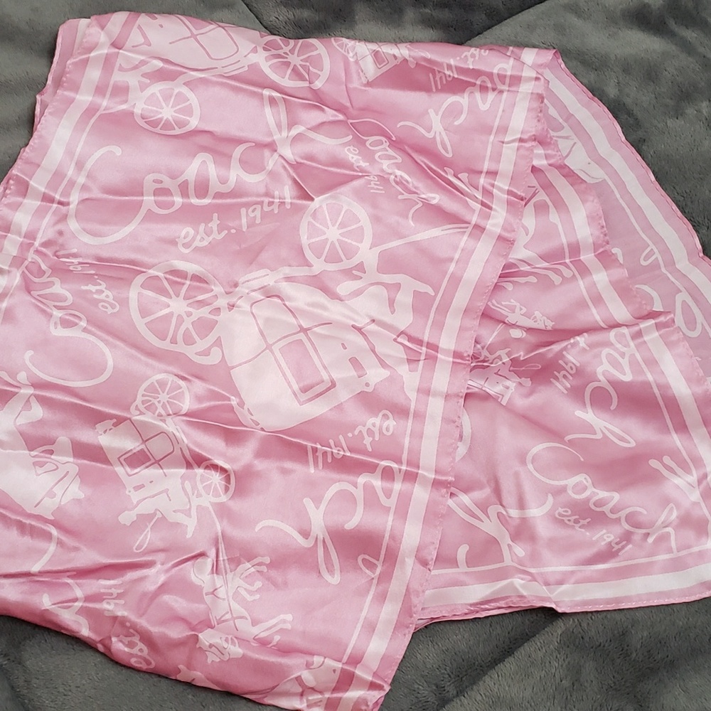 Coach Scarf - Picture 1 of 2
